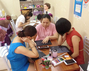 【南寧美甲學(xué)?！繉W(xué)員專訪丨幸福生活是要靠自己努力拼搏得來的