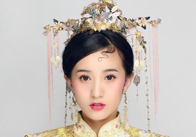 麗竹彩妝作品 | 略施粉黛， 一抹朱唇紅艷