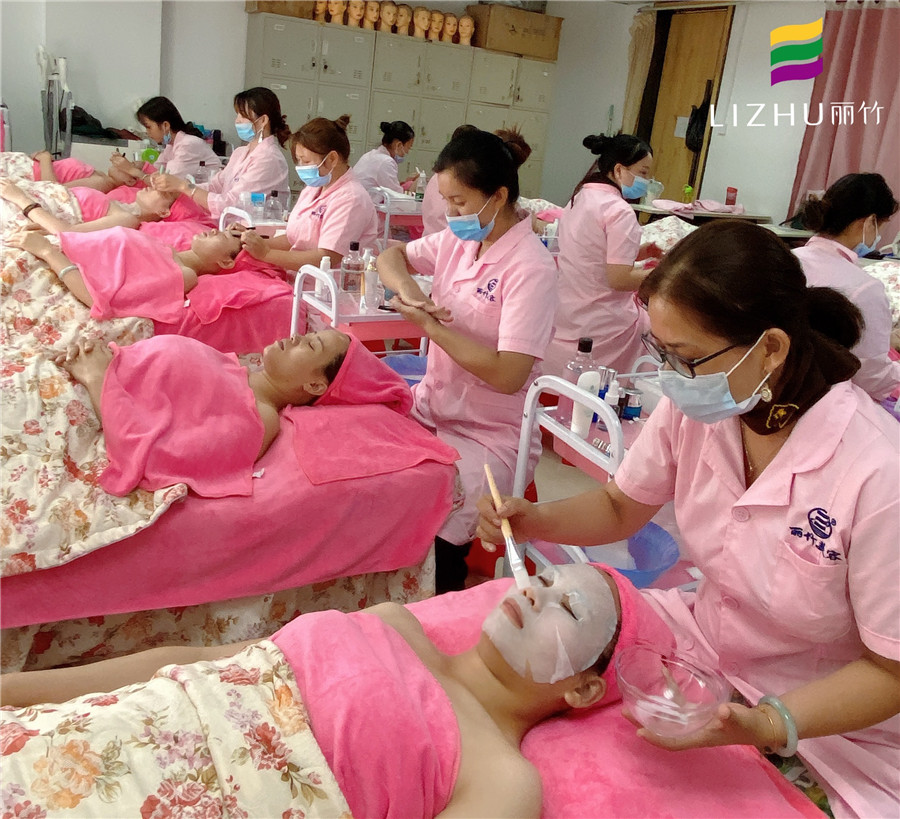 南寧學美容哪家專業(yè)？麗竹美容學校歡迎你