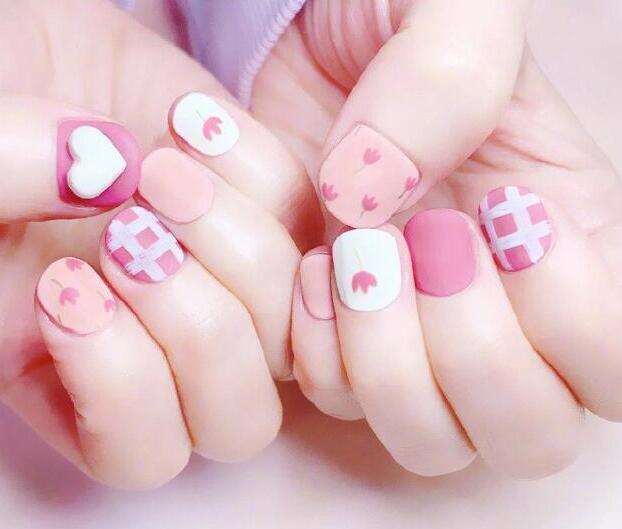 南寧美甲學(xué)校：短圓粗美甲款式推薦