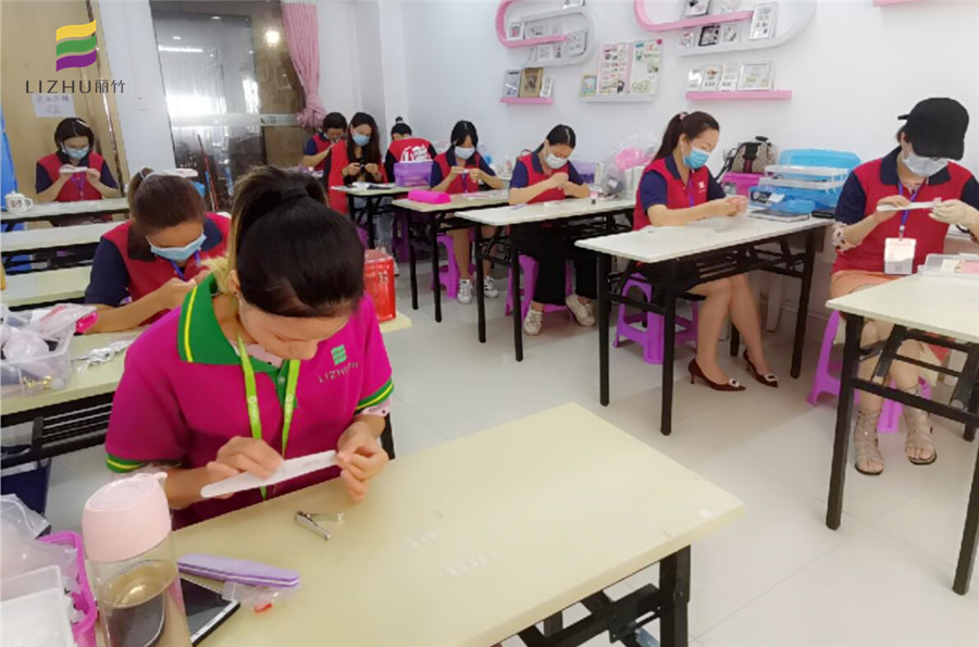 南寧美甲學(xué)校：歡迎你們，新同學(xué)