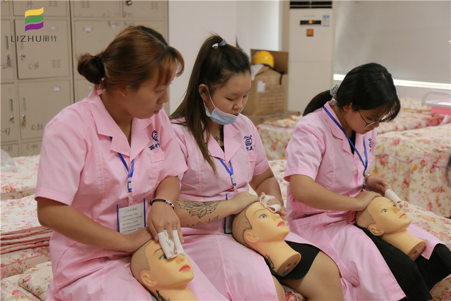 南寧美容學(xué)校：慢慢來(lái)會(huì)比較快