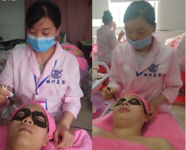 廣西美容學校：艾灸眼部定穴練習