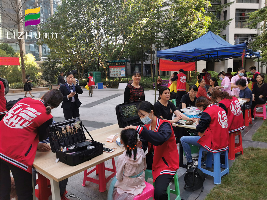 快來??！免費(fèi)做美容美發(fā)美甲化妝