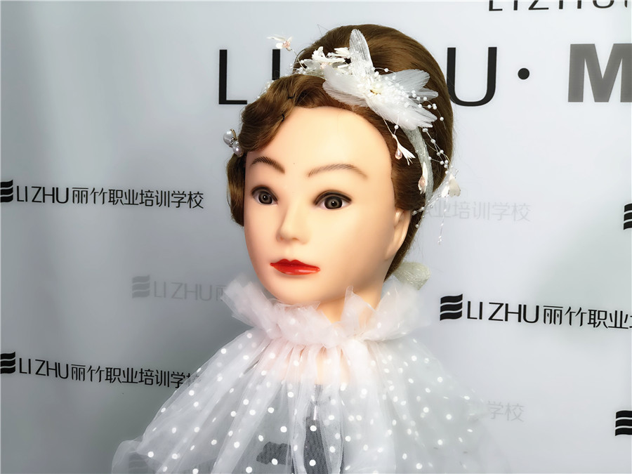 麗竹編發(fā)：復(fù)古秀禾時尚，統(tǒng)統(tǒng)有