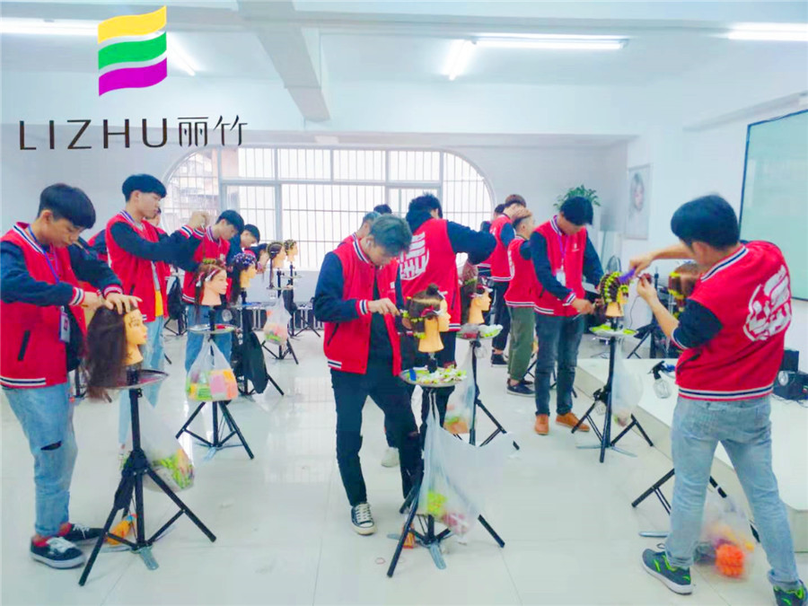 這么辛苦練習(xí)上發(fā)杠是為了什么