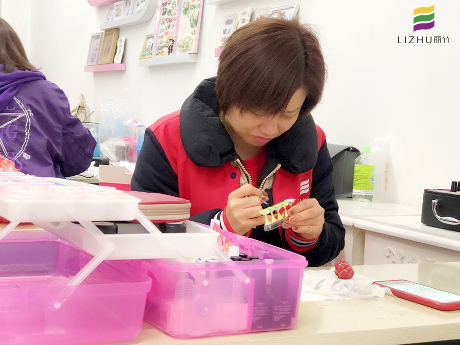 南寧口碑好的美甲學(xué)校學(xué)員感言：推開美甲世界的大門