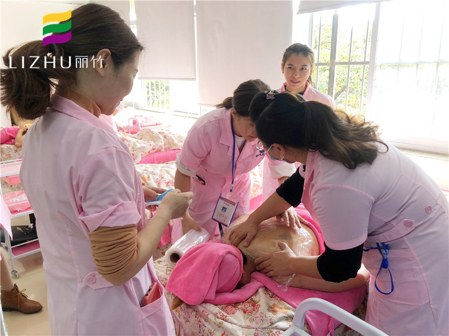 南寧美容師培訓班：正確背診流程