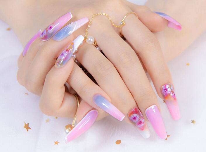 小雛菊美甲，南寧美甲學(xué)校排行榜推薦