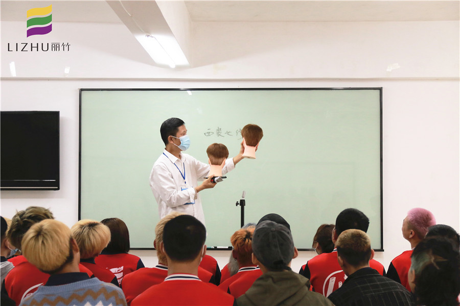 南寧美發(fā)基礎學校教你西裝頭剪發(fā)技巧