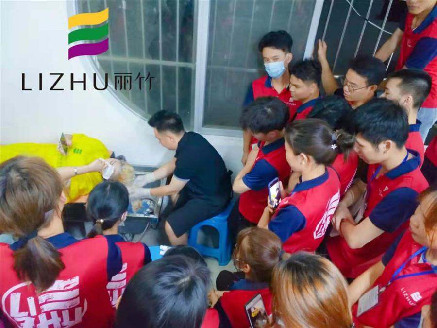 美發(fā)必學(xué)的染發(fā)技巧，廣西美發(fā)學(xué)校親囊相授