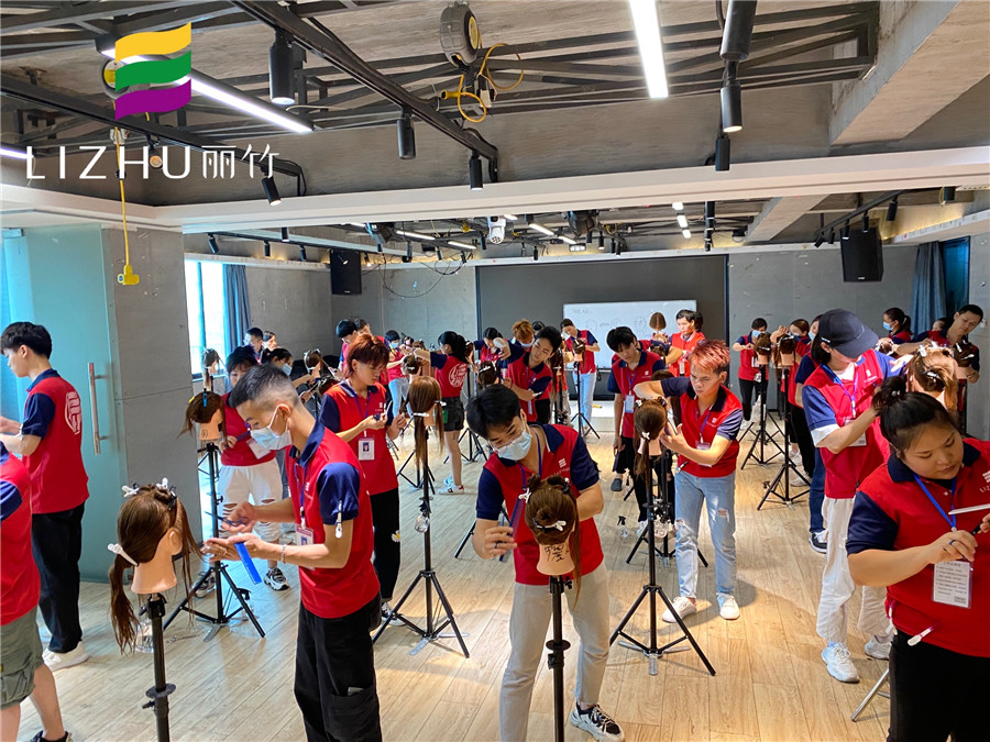 學(xué)美發(fā)，請(qǐng)到南寧專(zhuān)業(yè)美發(fā)培訓(xùn)學(xué)校