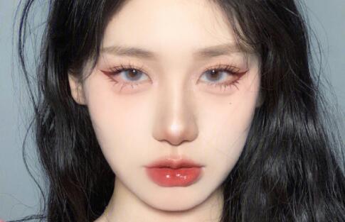 想知道奶醉妝容怎么化？南寧彩妝造型學(xué)校教你