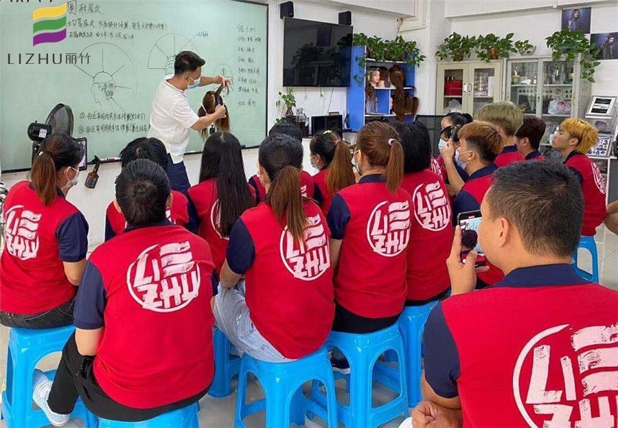 廣西美發(fā)學(xué)校哪家好？來看看美發(fā)課堂吧