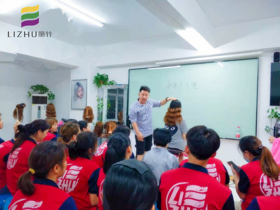 南寧美發(fā)去哪里進(jìn)修？麗竹美發(fā)學(xué)校歡迎你