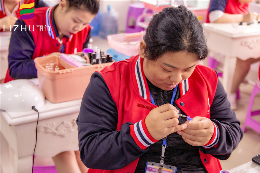 廣西美甲畢業(yè)學(xué)員感言：真心感謝這次學(xué)習(xí)機會