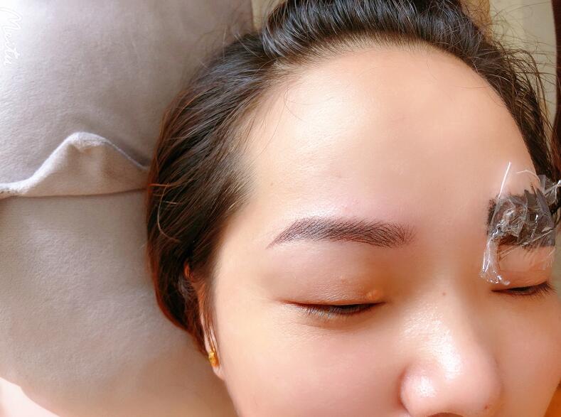 紋眉修復(fù)液怎么用？廣西正規(guī)紋繡學(xué)校教你