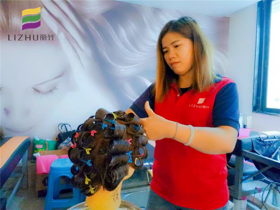 在南寧美發(fā)培訓(xùn)學(xué)校學(xué)習(xí)，每天都格外充實(shí)和快樂(lè)