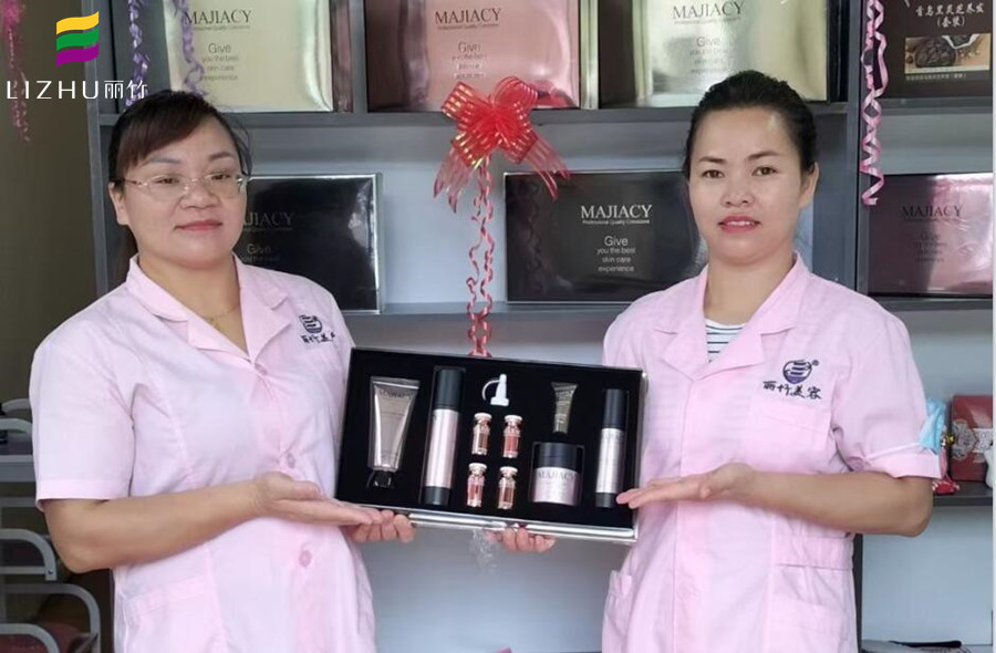 美容院拓客技巧免費送，快來廣西美容學?？纯?>
								
								<span id=