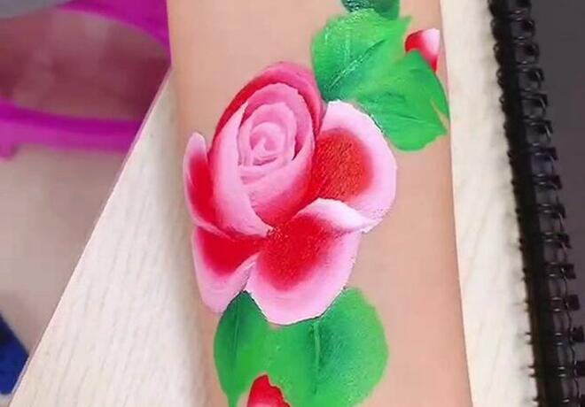 人體3D彩繪無痛紋身，實力演繹南寧美甲學校哪家技術好