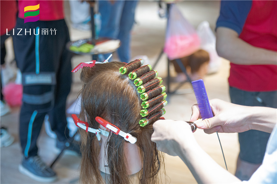 美發(fā)標(biāo)準(zhǔn)杠注意事項(xiàng)，廣西美發(fā)學(xué)?？偨Y(jié)好了