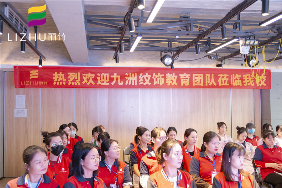 南寧紋繡學(xué)?！案?級(jí)感眉眼唇精修班”火爆開(kāi)班