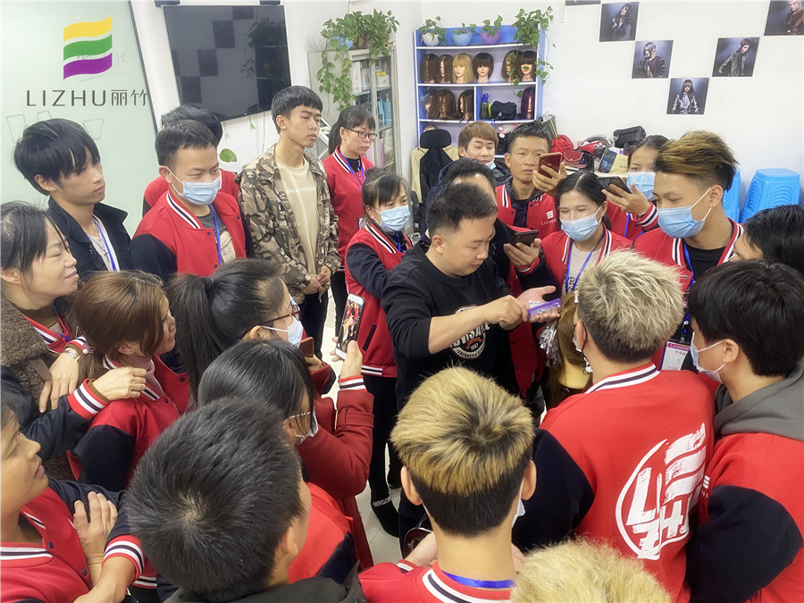 染發(fā)一定要用雙氧奶嗎？南寧美發(fā)培訓(xùn)幫你解答