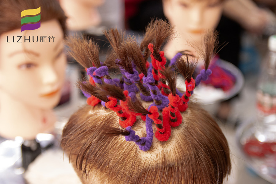 正確的煙花燙教程，南寧排名前十美發(fā)學校分享