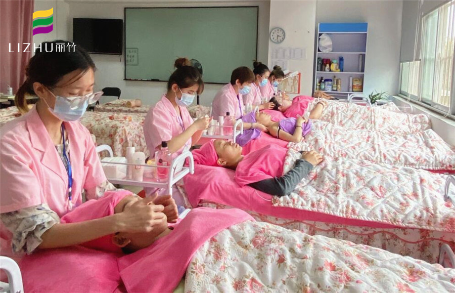 手法按摩操作方法，廣西美容護(hù)膚培訓(xùn)分享