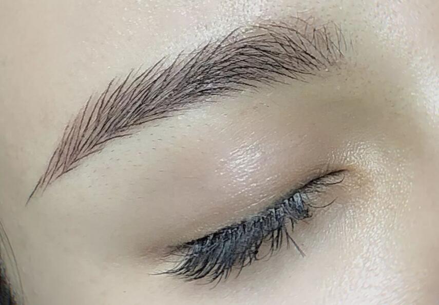 野生眉怎么畫？廣西專業(yè)化妝培訓(xùn)學(xué)校教你