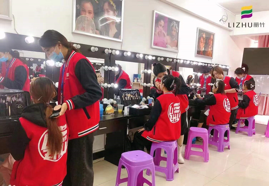 南寧化妝學(xué)校怎么招生？來麗竹化妝學(xué)?？纯淳椭懒?>
								
								<span id=