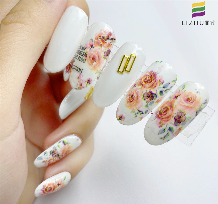 廣西美甲學(xué)習(xí)中心：玫瑰花美甲