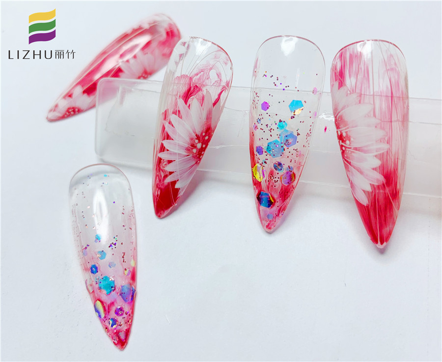 欣賞雛菊新年美甲，告訴你南寧哪里教的美甲受歡迎