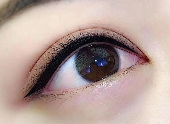 美瞳線多久可以碰水？廣西紋繡培訓(xùn)機(jī)構(gòu)分享