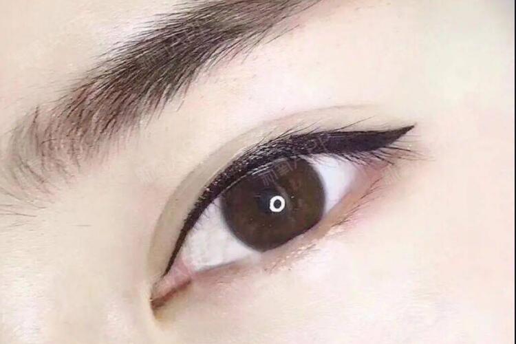 美瞳線技巧，南寧紋繡培訓(xùn)班找到啦