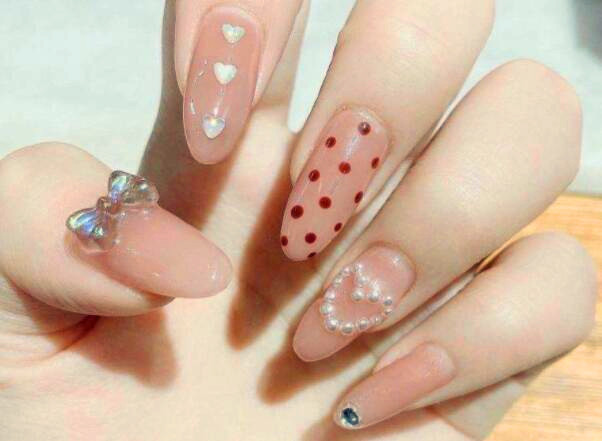 浪漫裸色美甲推薦，廣西美甲網(wǎng)紅分享