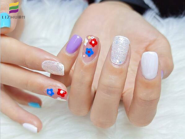 春日美甲，藍(lán)天白云，花兒朵朵開(kāi)