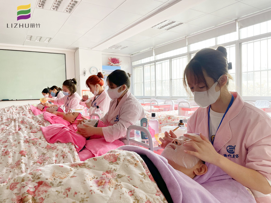 廣西美容面部護理：面部撥筋后要敷面膜嗎？