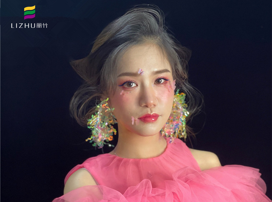 新娘桃花妝造型，告訴你學新娘妝到哪里學