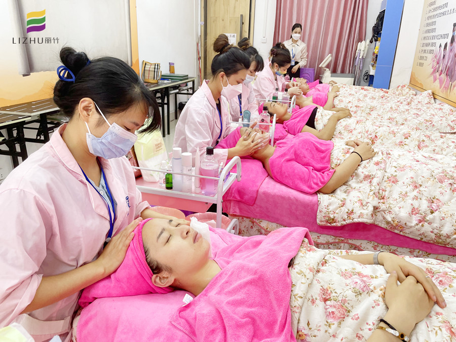 美容面部清潔護(hù)理步驟，廣西美容課程基礎(chǔ)