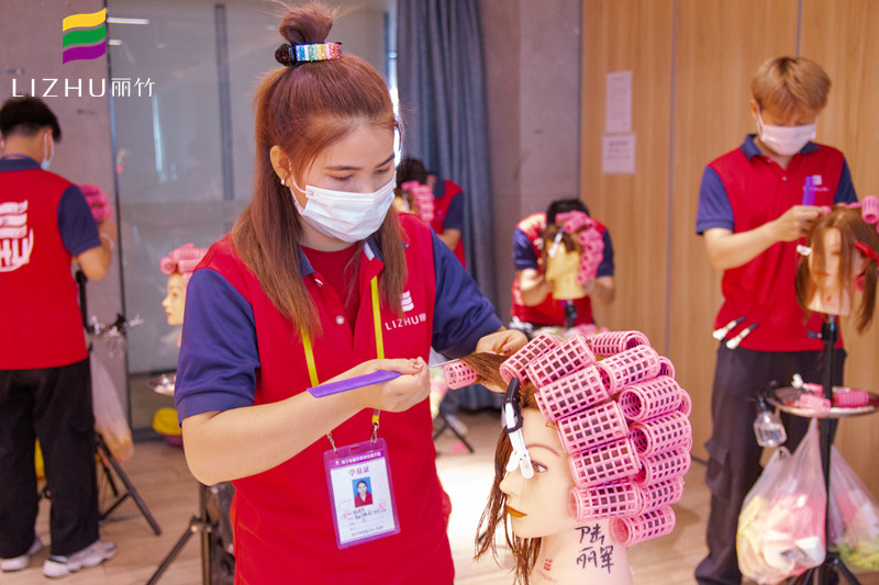 美發(fā)助理的考核標準，南寧美發(fā)師培訓(xùn)課程