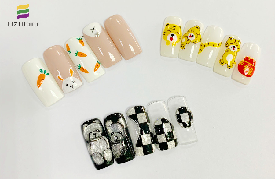 零基礎學美甲，廣西美甲專業(yè)學校學員作品欣賞