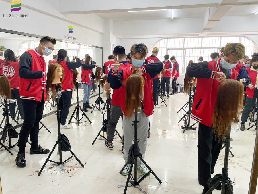 美發(fā)項目綜合練習實況，廣西美發(fā)實操練習