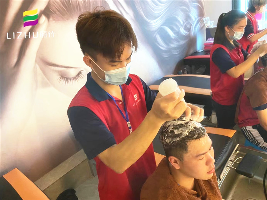 中式洗頭與泰式洗頭的不同，南寧美發(fā)洗頭學校專業(yè)解答