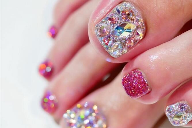 布靈布靈的腳部美甲款式，南寧一對一美甲培訓(xùn)教你