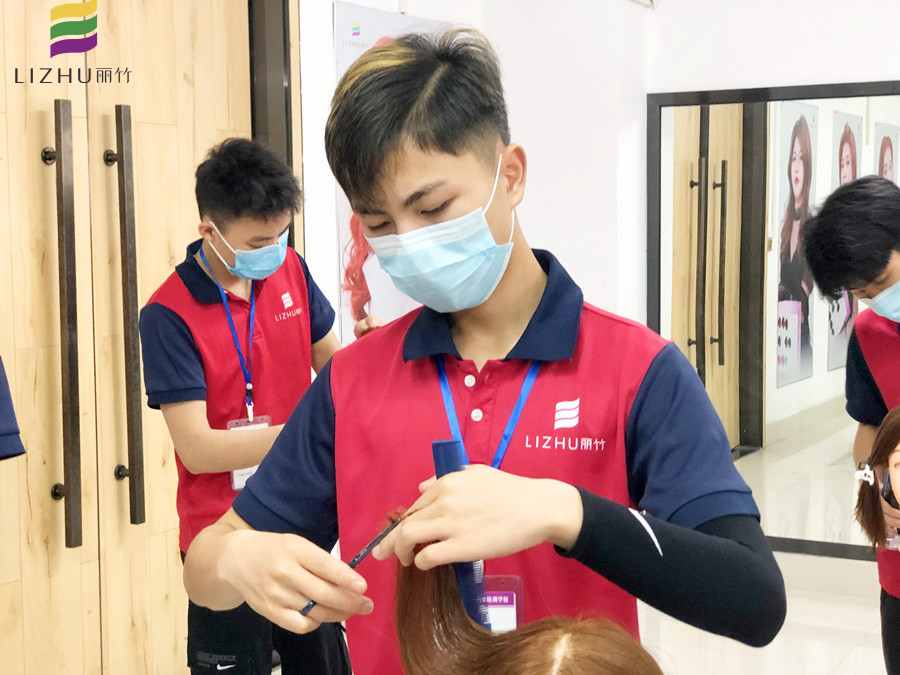 美發(fā)中工技師的考核標準，南寧市職業(yè)技能鑒定培訓機構(gòu)