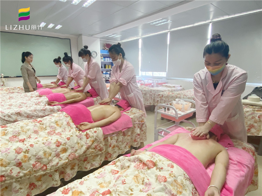 使用經(jīng)絡(luò)刷的注意事項，南寧美容職業(yè)學(xué)校課堂分享