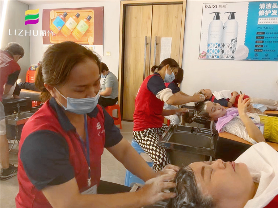 洗頭如何快速起泡？南寧美發(fā)洗護(hù)培訓(xùn)班教你技巧