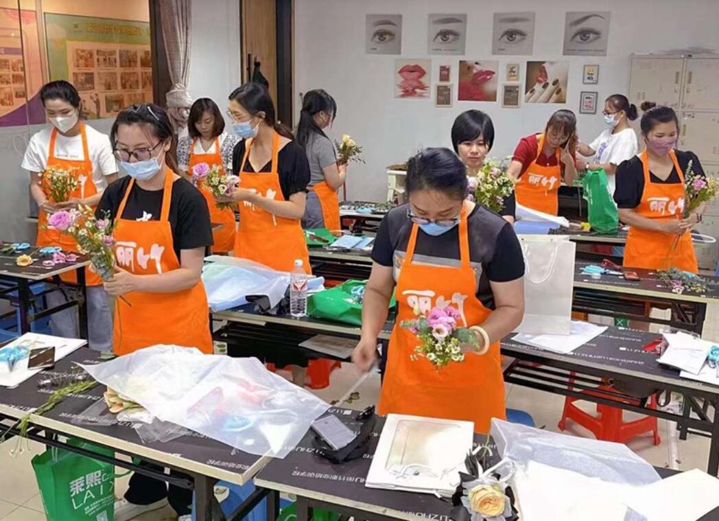南寧花藝學(xué)校開班，浪漫席卷而來