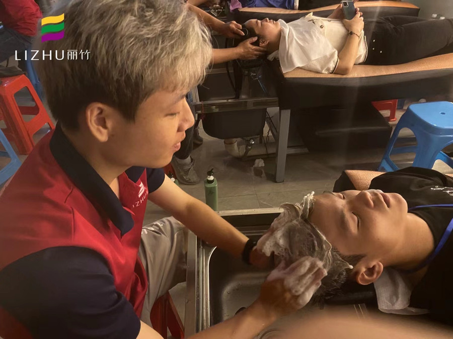 瑜伽洗頭的步驟，廣西洗護(hù)培訓(xùn)學(xué)校告訴你